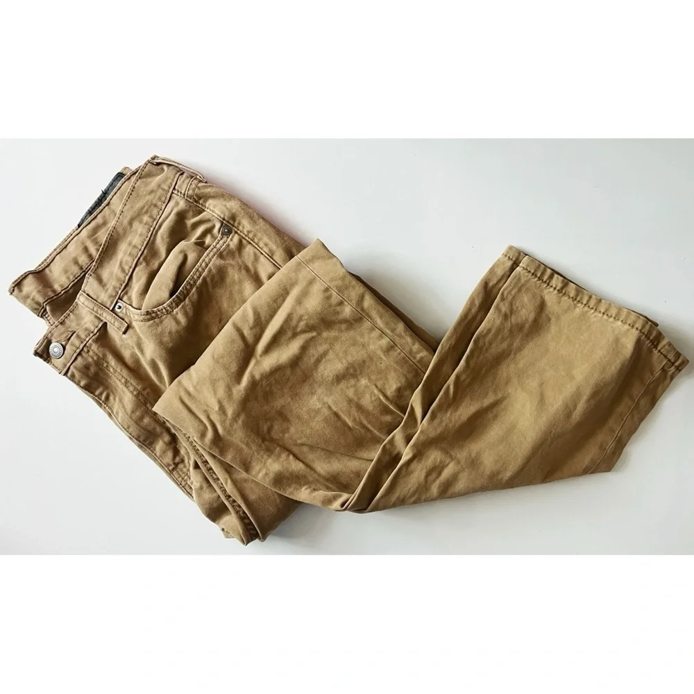 Levi’s • 514 Straight Fit Mens Khakis Soft Wash Twill Brown